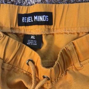 Rebels Minds joggers in yellow bring!